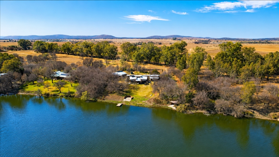 5 Bedroom Property for Sale in Viljoenskroon Rural Free State